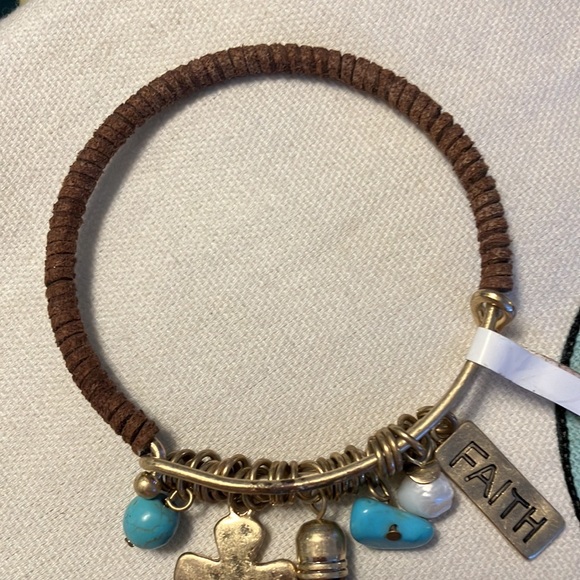 Versona “Faith” Bracelet - Picture 3 of 5
